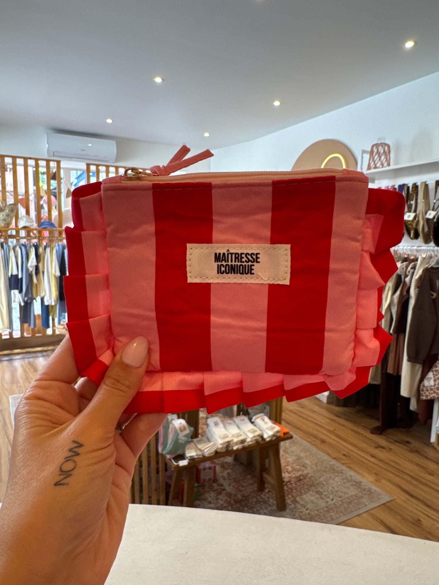 Petite trousse Maîtresse iconique ( rayures larges)