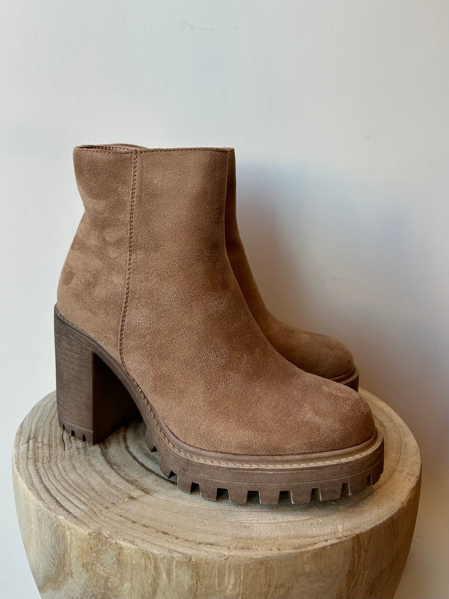 Bottines crantées camel