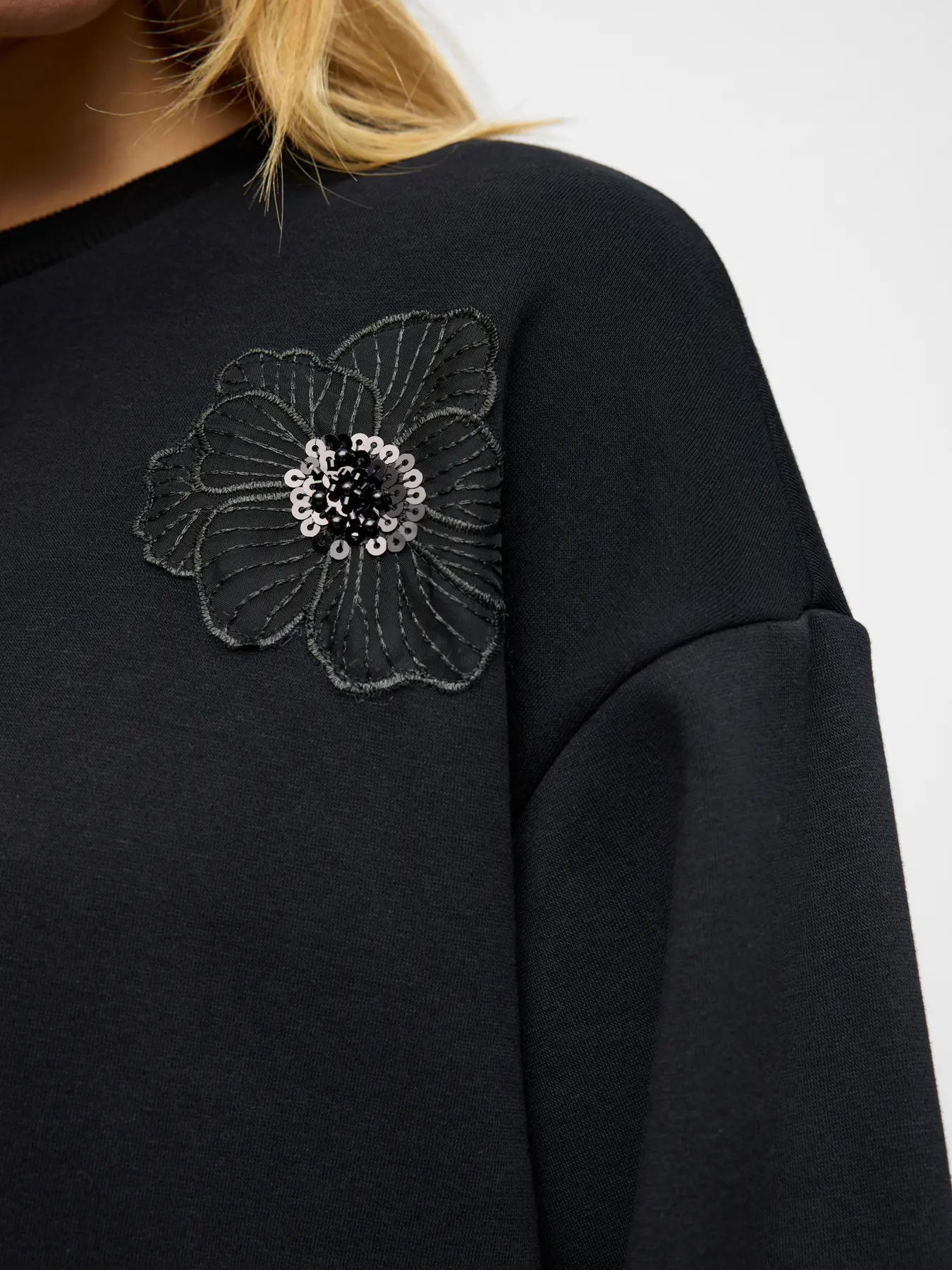 Sweat brodé fleurs CARLY