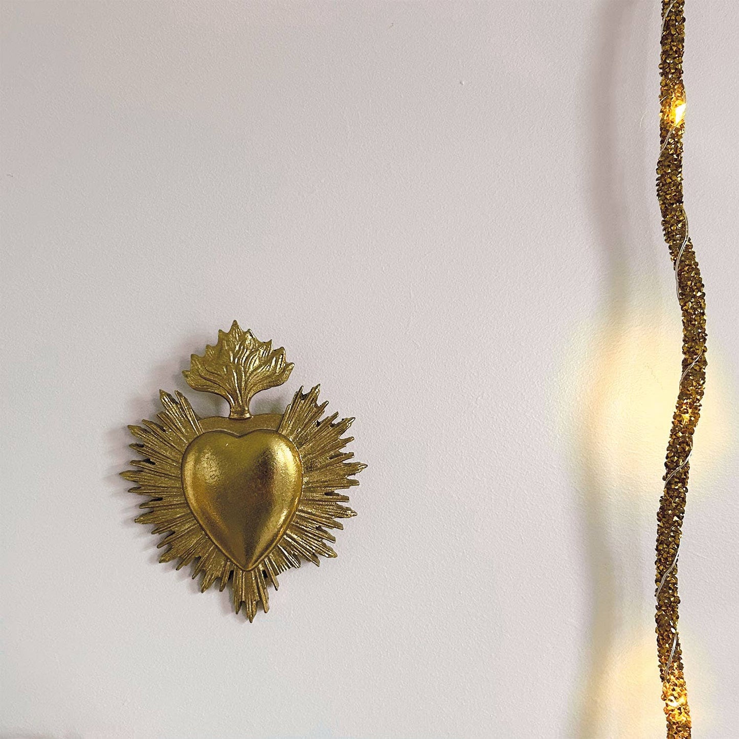 Déco Ex-voto pm doré L7,8 P1,1 H9,7cm