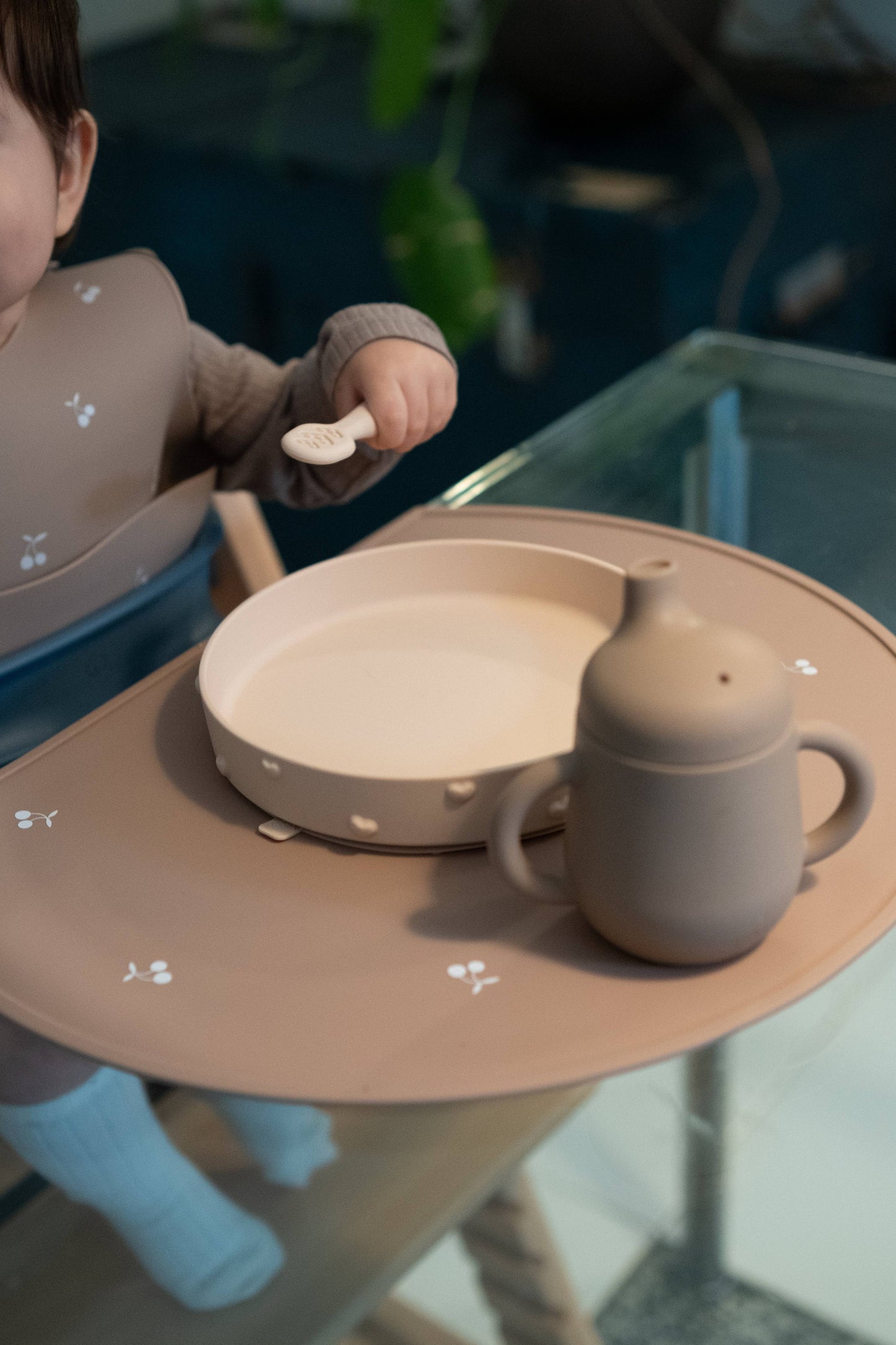 Assiette Ina avec ventouse crème