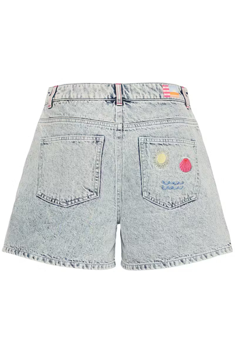 Short Laveny