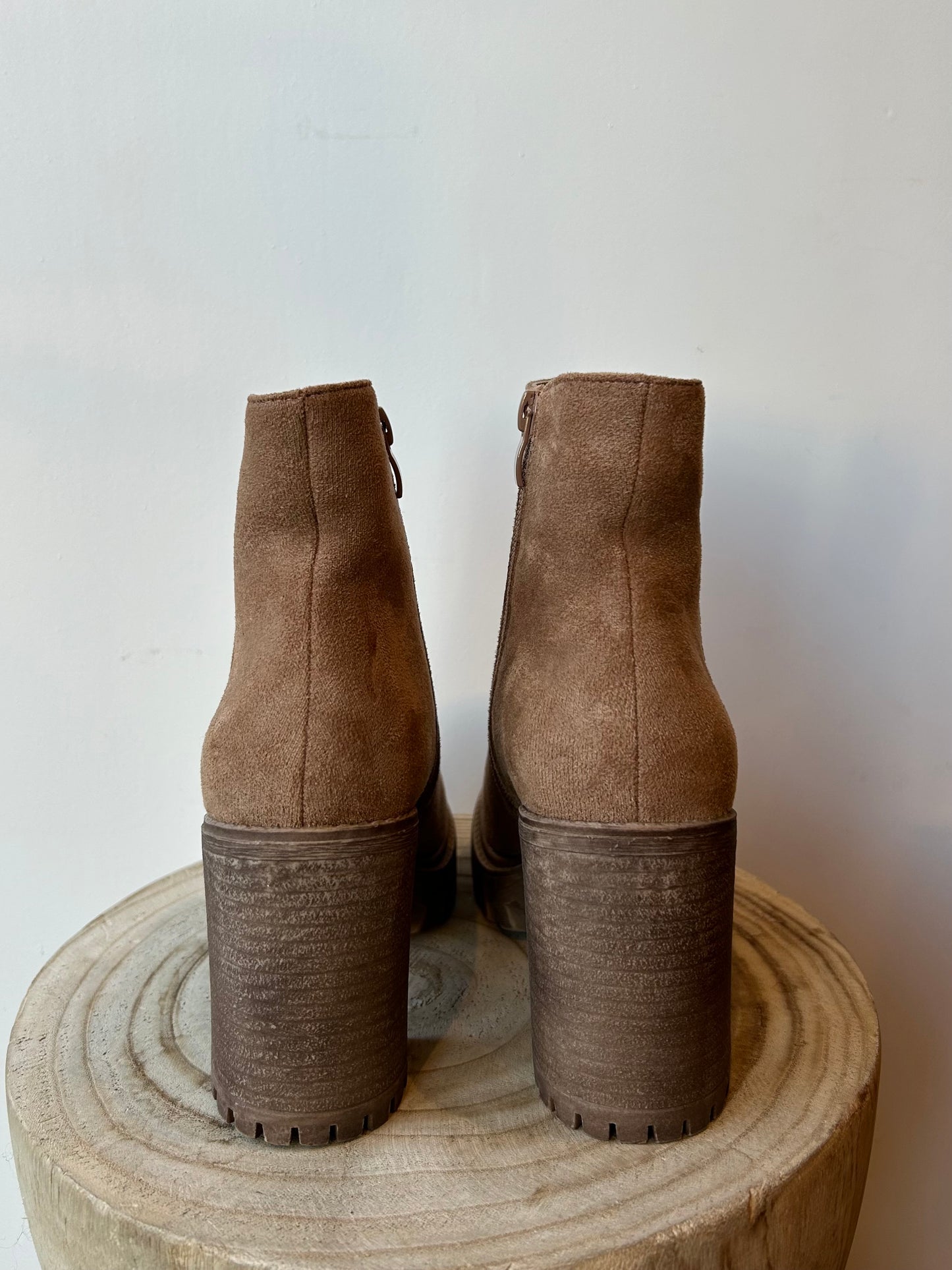 Bottines crantées camel
