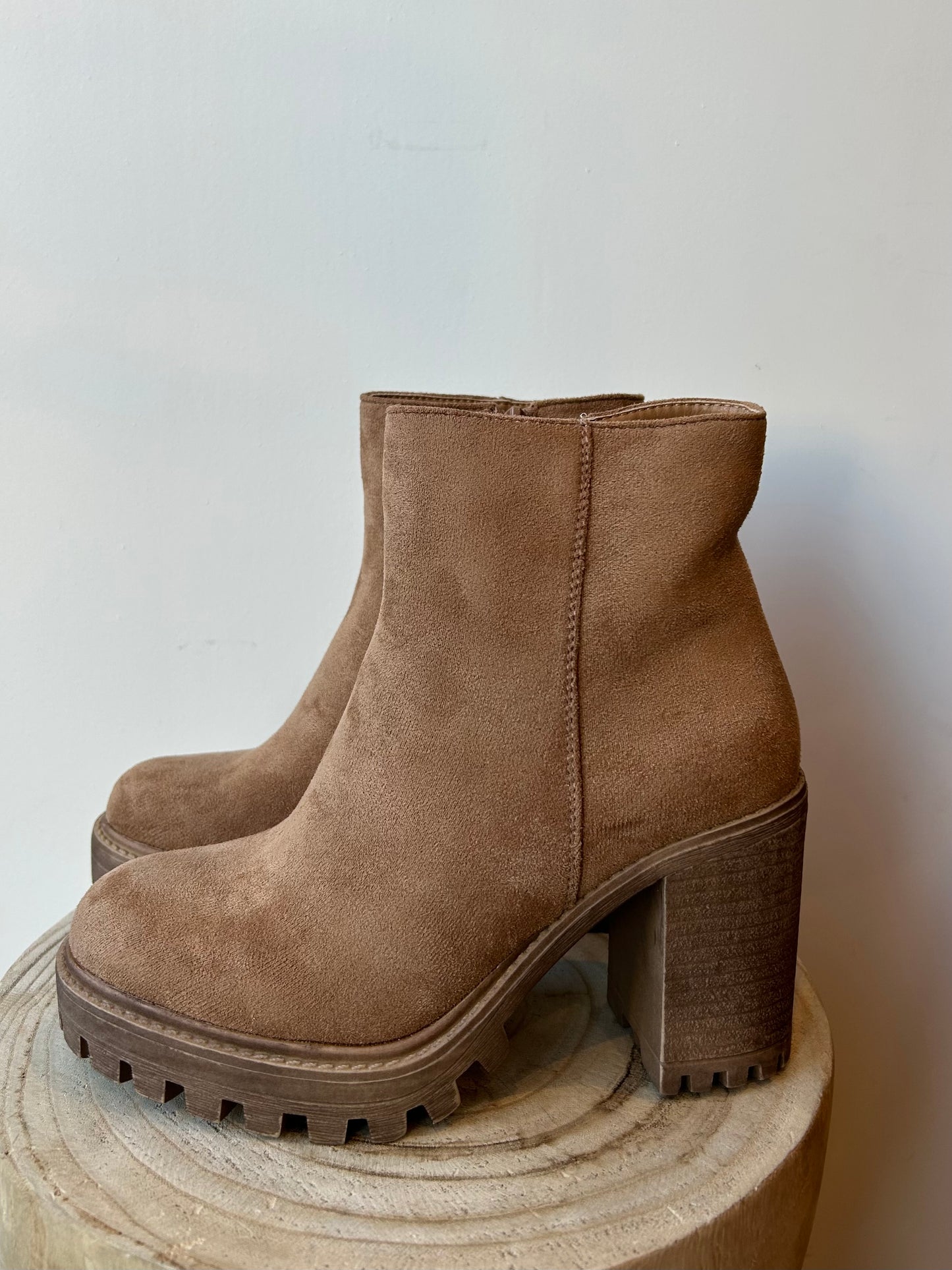 Bottines crantées camel