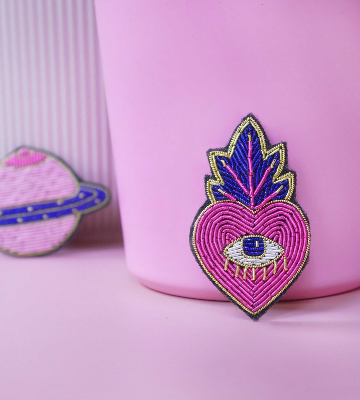 Broche Ex Voto Pink - Broderie Fait Main Cannetille