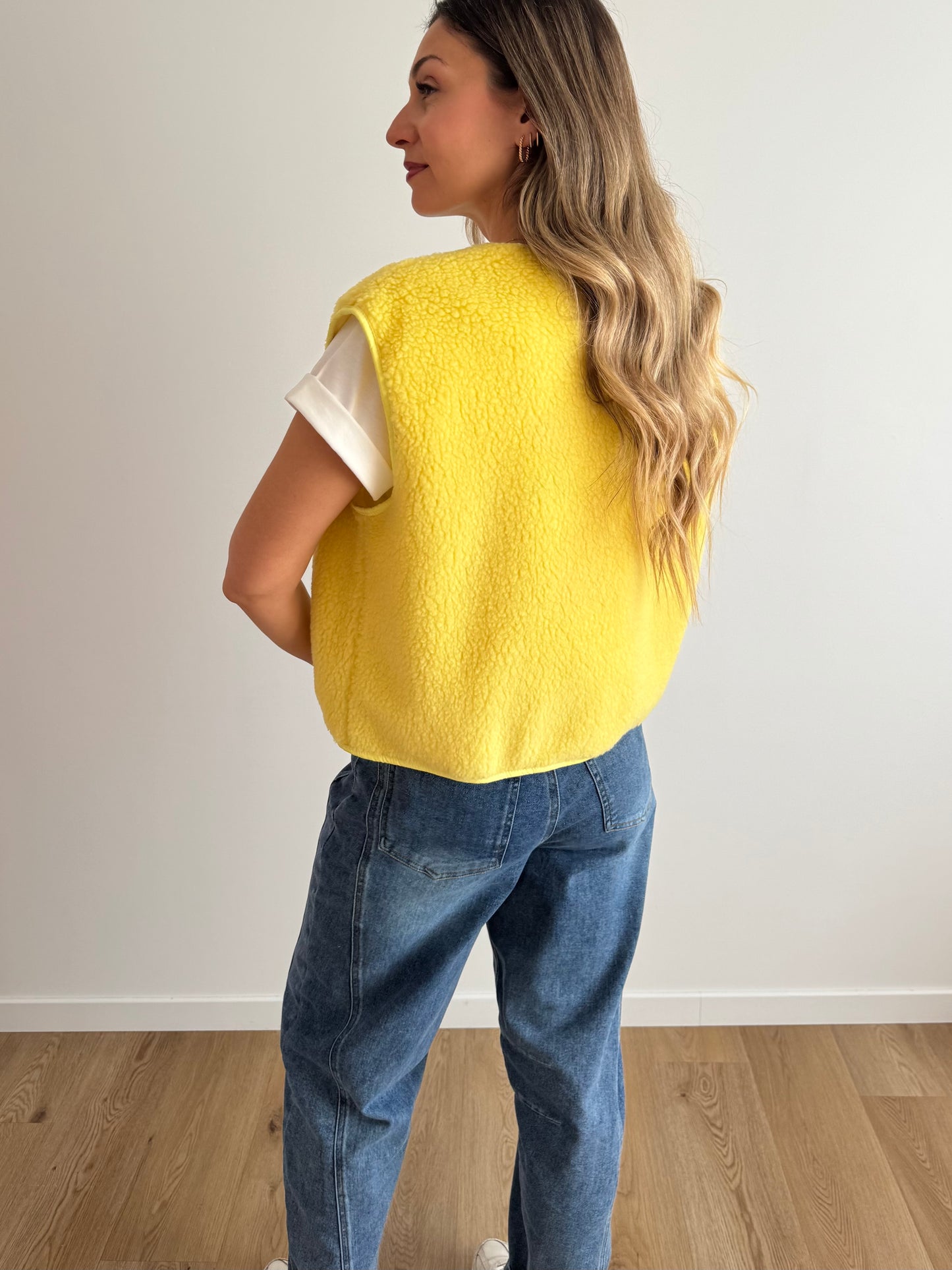 Veste moumoute sans manches LOVE Jaune