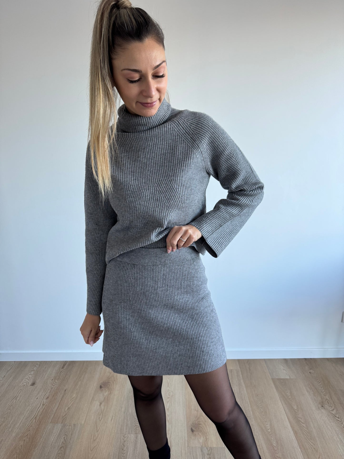Pull col roulé gris OBJVIOLA