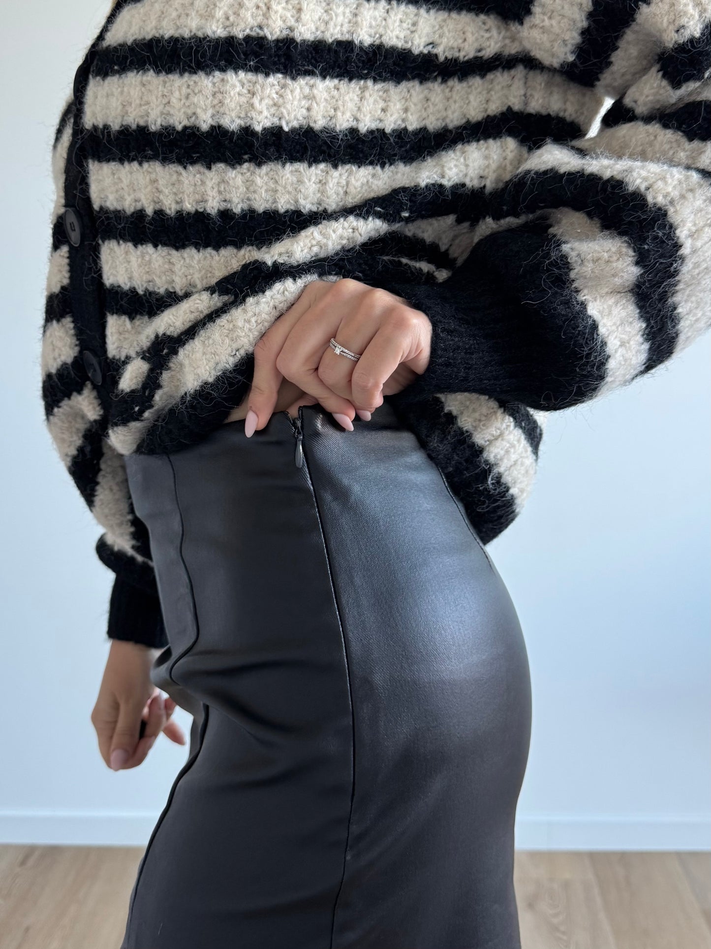 Jupe courte simili JMELBA