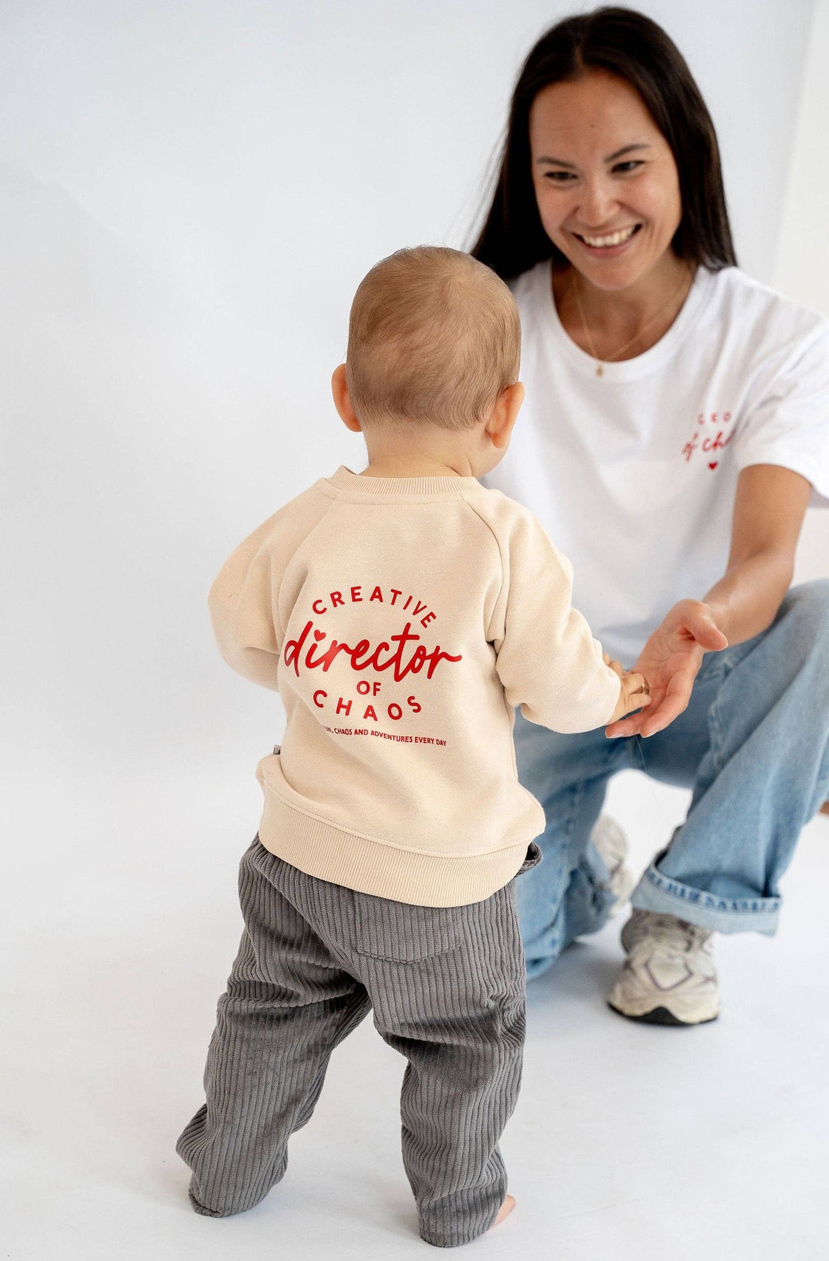 Sweat-shirt Mini & Moi — Édition spéciale « Directeur créatif du chaos »