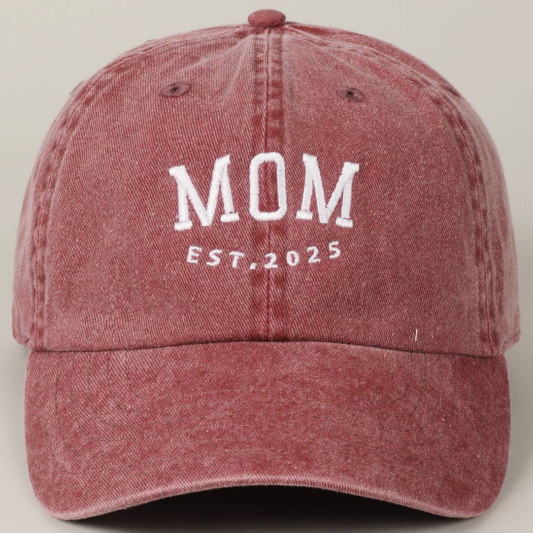 Casquette de baseball brodée « MOM EST.2025 »