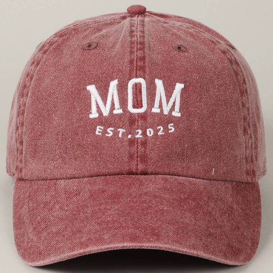 Casquette de baseball brodée « MOM EST.2025 »