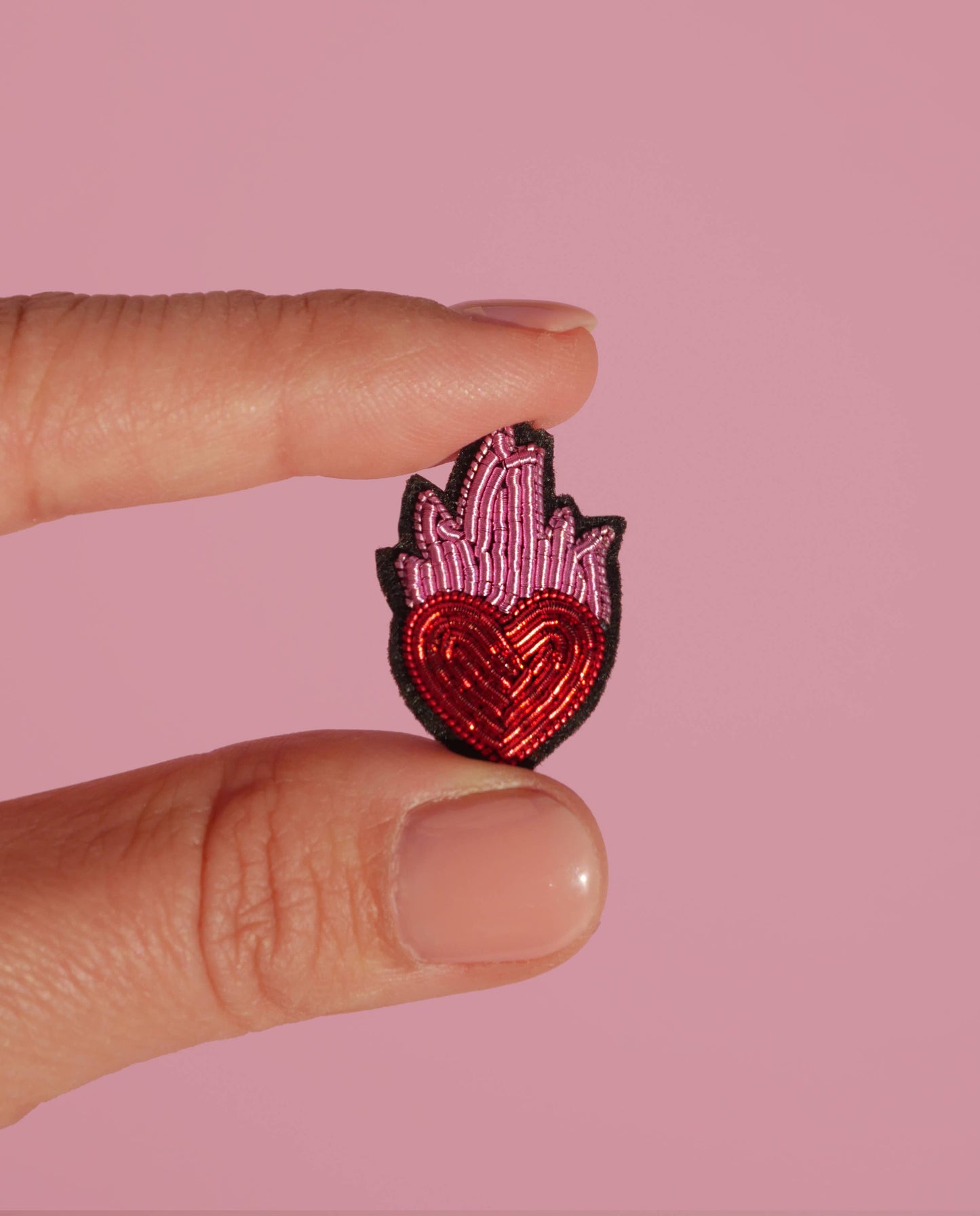 Broche Mini Coeur Enflammé Saint Valentin, Fait Main
