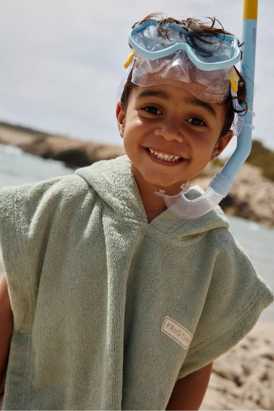 Léo le Poncho Amande